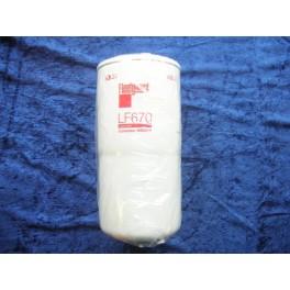 Fleetguard oil filter LF670